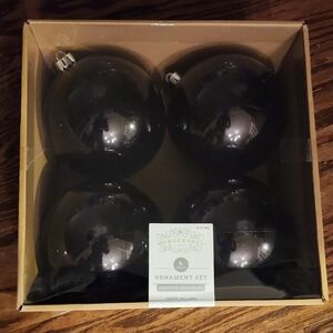 Wondershop Elegant Black Ornament Set